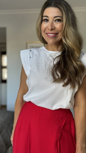 camiseta-tachas-plateadas-blanca-1