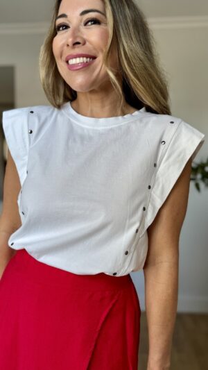 camiseta-tachas-plateadas-blanca-4