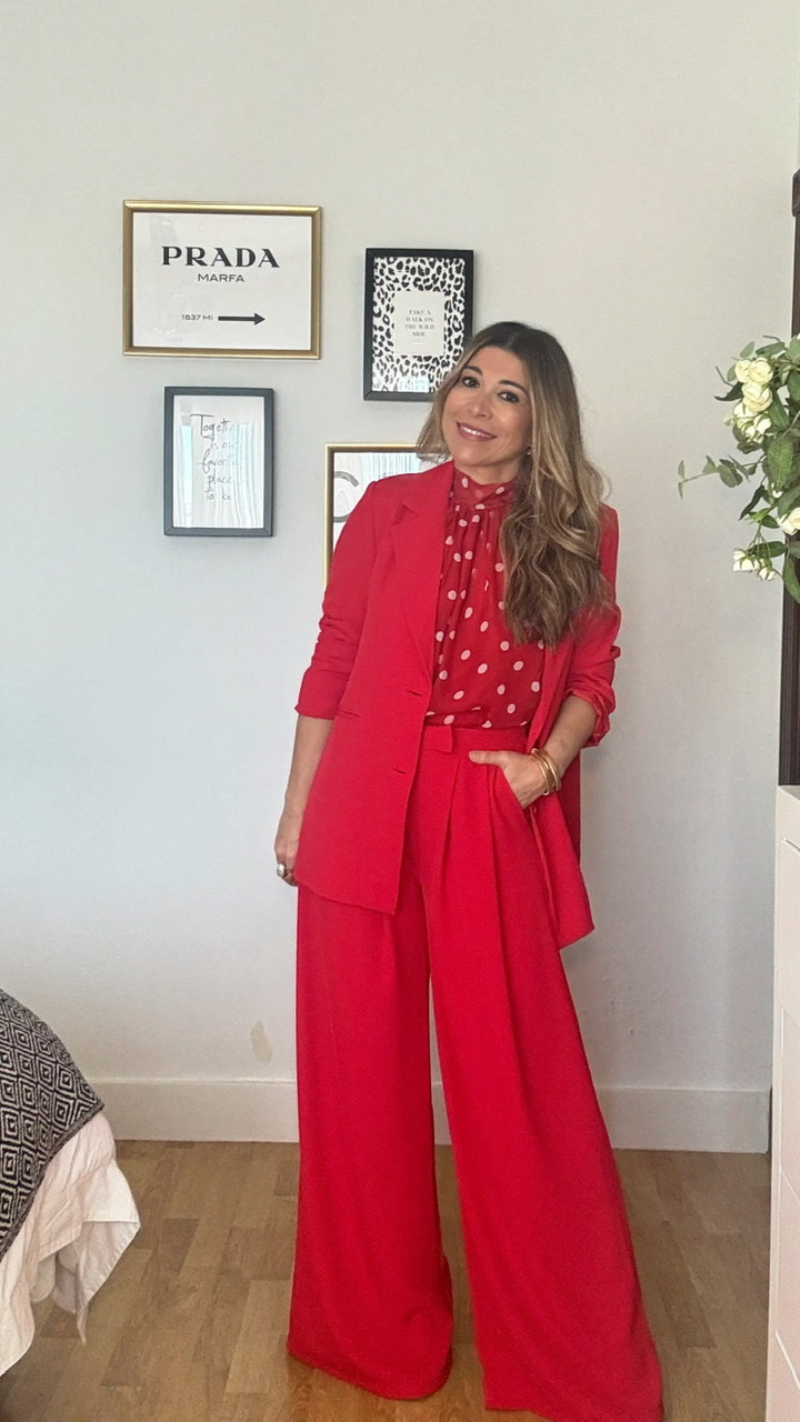 traje-de-chaqueta-crepe-rojo